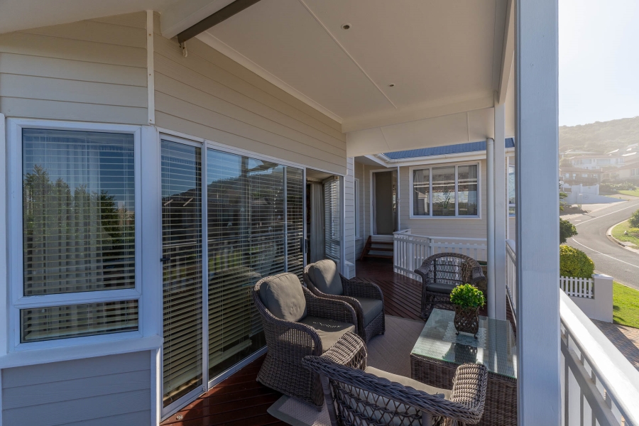 5 Bedroom Property for Sale in Outeniqua Strand Western Cape